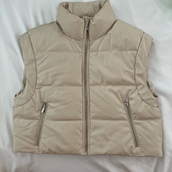 Zara Beige/Cream Puffer Vest - Picture 1 of 3